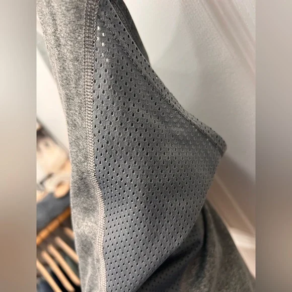 Nike criss cross back tank - Picture 3 of 4